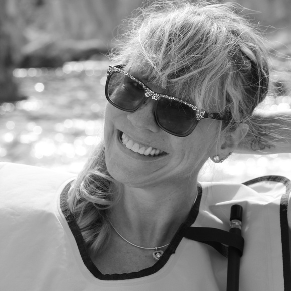 Meet your Posher, Rebecca - Picture 2 of 5